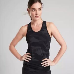 🥑5/$25 Athleta Speedlight Tank in Camo, size XS